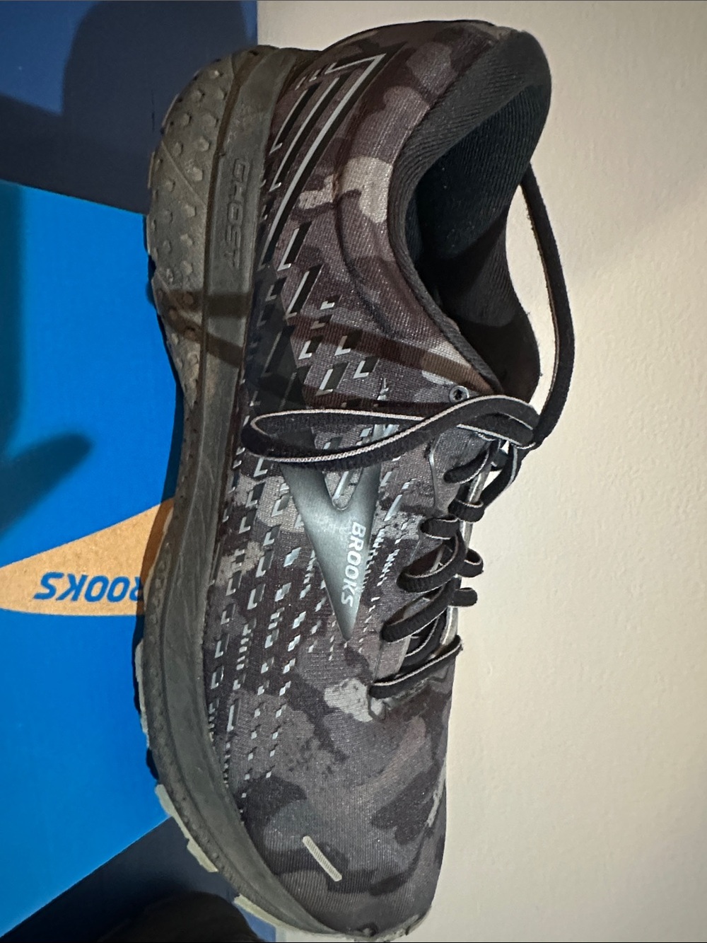 Brooks Men's Camo-Pattern Running Shoes - Black & Gray - Picture 5 of 10
